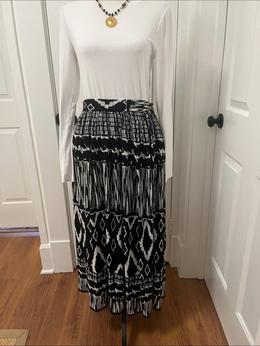 Chaudry KC Made in India 🇮🇳 Tribal Print Maxi Skirt in Black White Sz L VGUC
